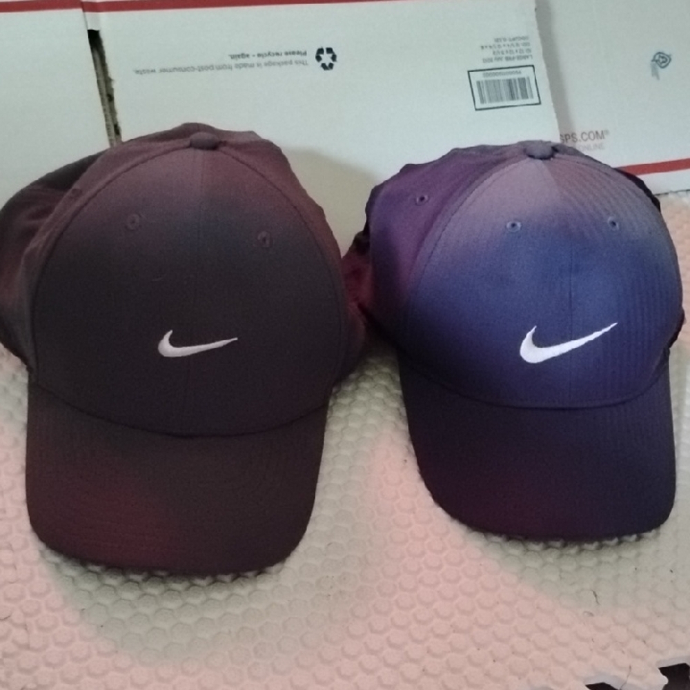 2#Nike Dual-Tone Caps in Grey and Blue